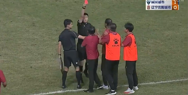  马赛德比战平局收场，球迷冲突引发关注  