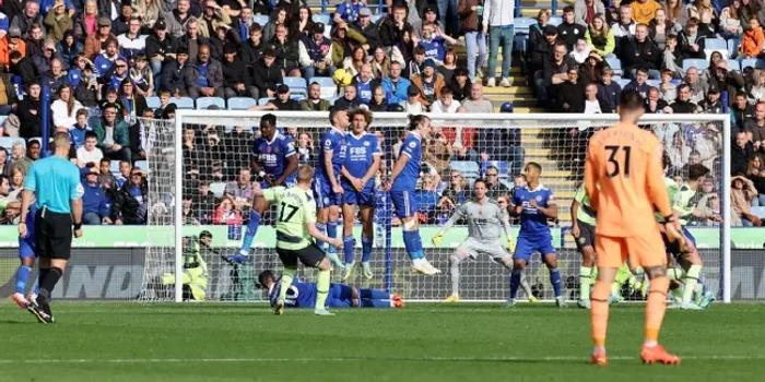  德布劳内任意球世界波 曼城绝杀阿森纳稳居榜首