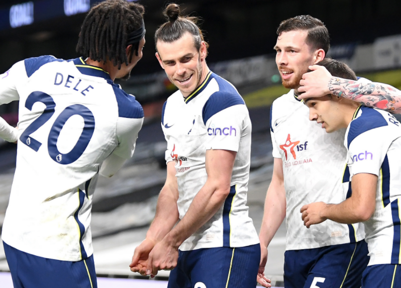  萨拉赫戴帽破纪录胜狼队  