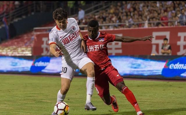  国际米兰客场奏凯，稳居积分榜首位置  